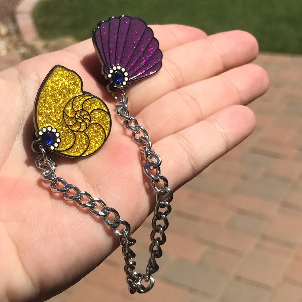 🐠Little Mermaid LE40 Collar Chain Fantasy Pin🐠